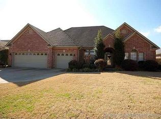 3745 McConnell Dr, Conway, AR 72034