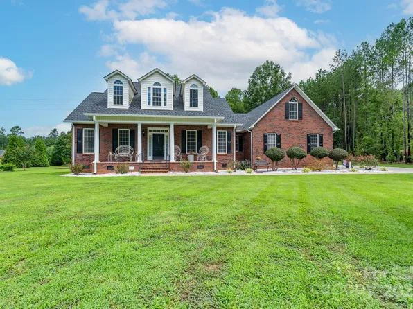 892 Silver Charm Ln, York, SC 29745