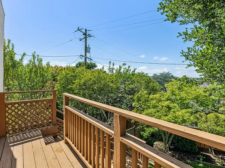 610 Hillcrest Blvd — Photo 28
