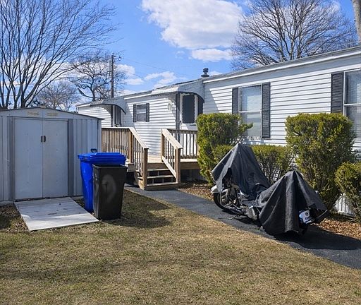2nd image of 38 Acorn Dr