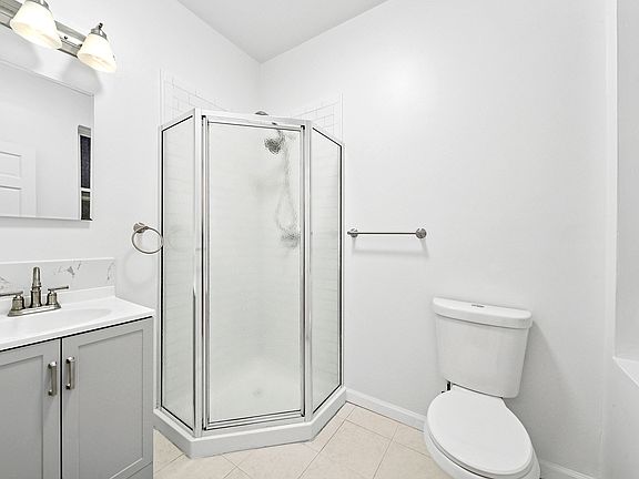 5th image of 759 Putnam Ave APT 2L