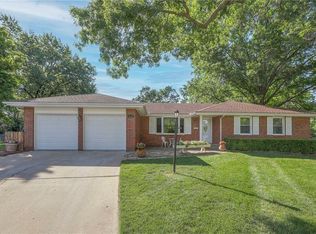 410 SW Mill Cir, Lees Summit, MO 64081