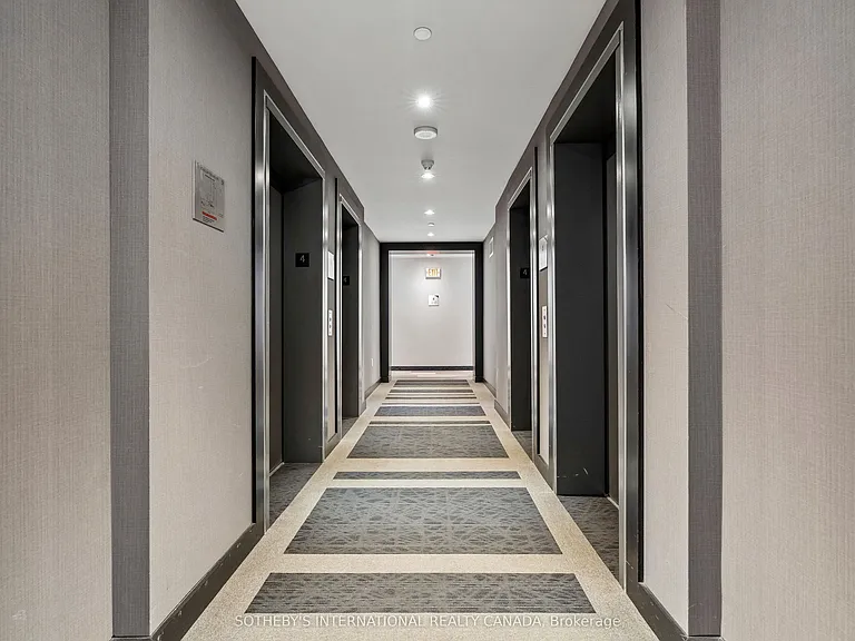 30 Roehampton Ave W #402 — Photo 3