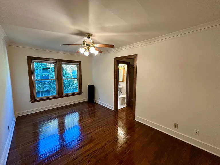 520 W Belden Ave — Photo 28