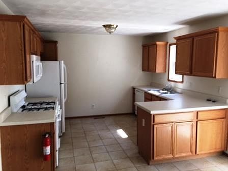 5th image of 5496 Bastian Blvd