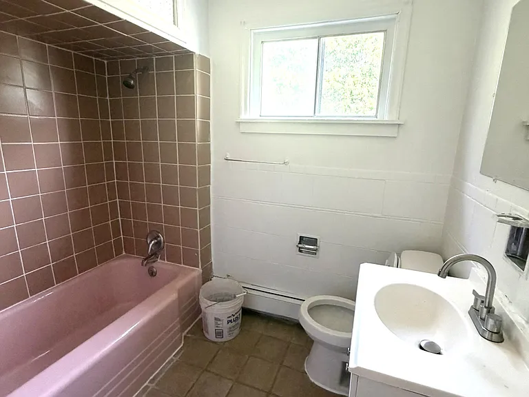 658 Hazle St #4 — Photo 10