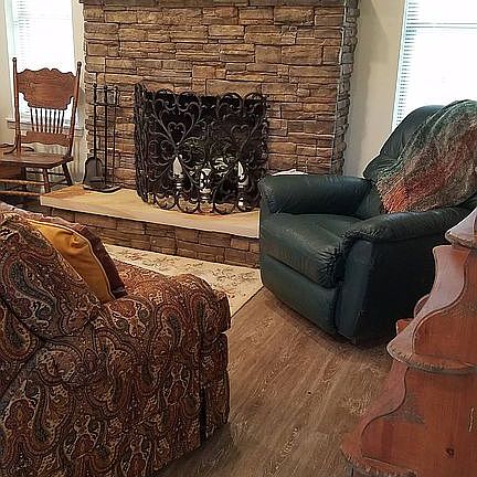 Living Room/Fireplace