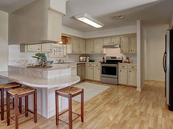 2nd image of 1041 Lynn Romero Dr