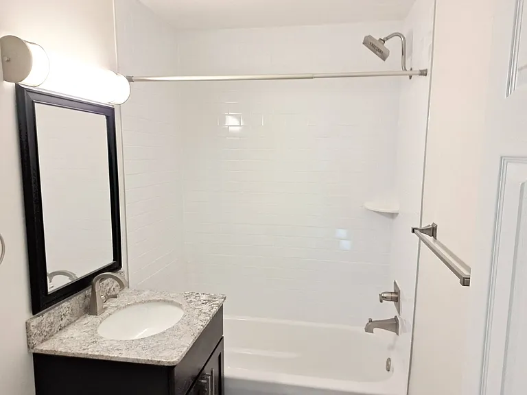 Northgate Crossing Apartments — Photo 17