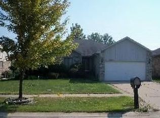 28568 Wales Dr, Chesterfield, MI 48047
