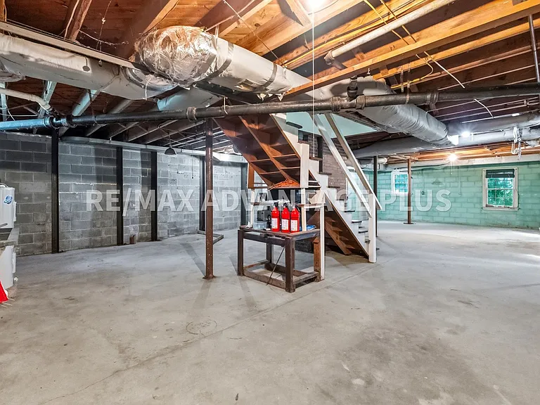 1004 Fourth Avenue Ext — Photo 34