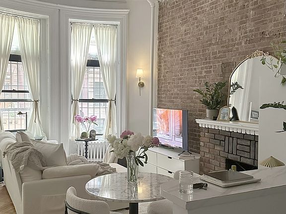 2nd image of 23 W 87th St APT 2F