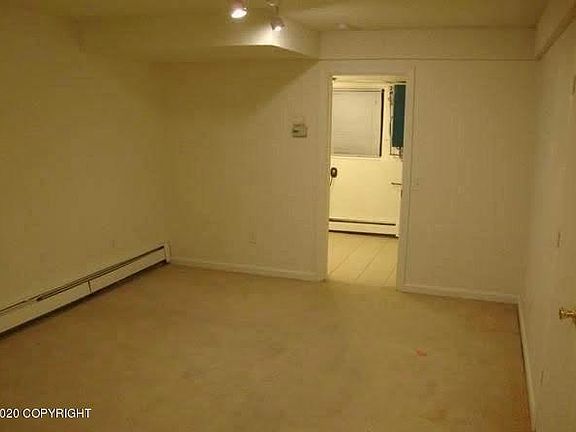 5th image of 943 E 12th Ave APT 1