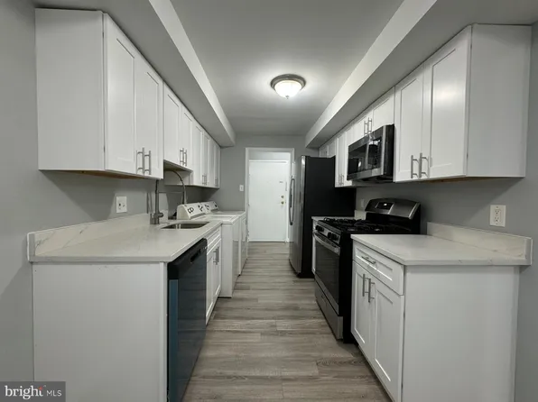 10236 Prince Pl Unit 18-105, Upper Marlboro, MD 20774