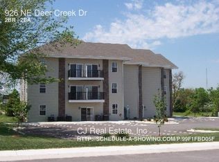 926 NE Deer Creek Dr, Grain Valley, MO 64029