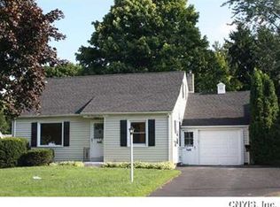 107 Dolshire Dr, North Syracuse, NY 13212