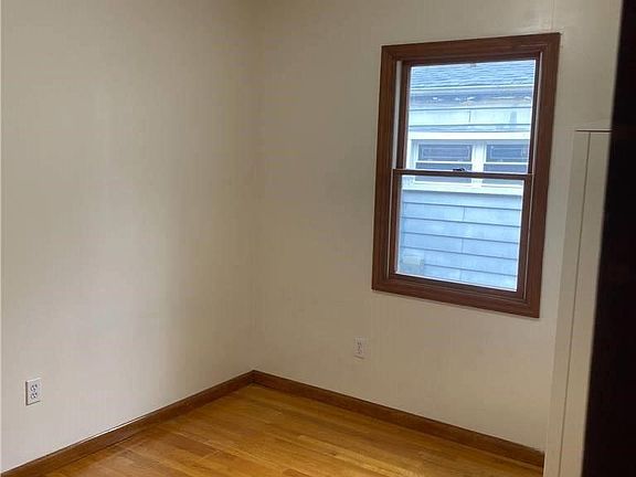 4th image of 67-49 185th St