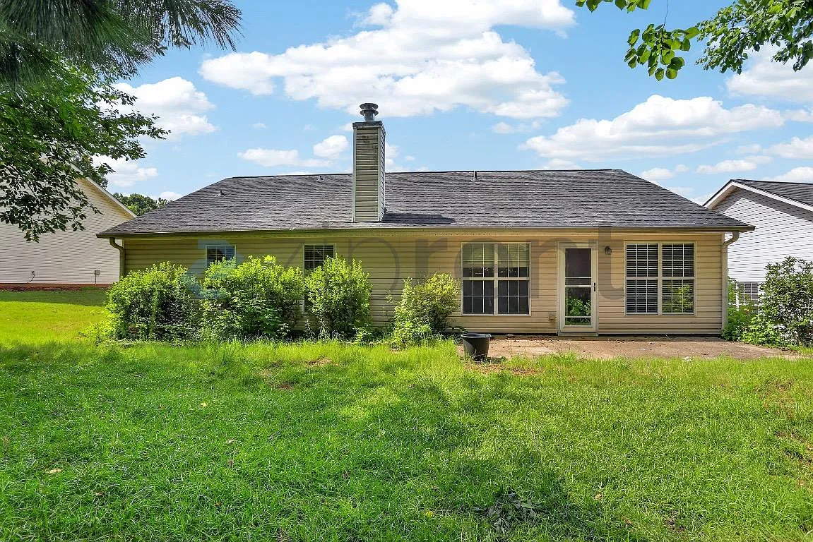 3 bed, 1607 sqft, $2,150 — Photo 3