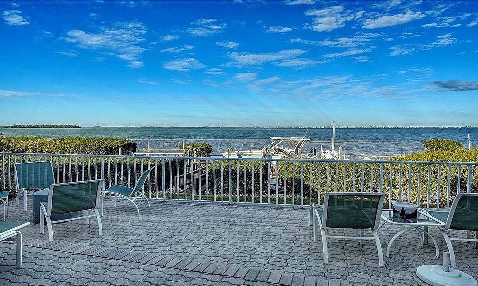 1st image of 3530 Mistletoe Ln