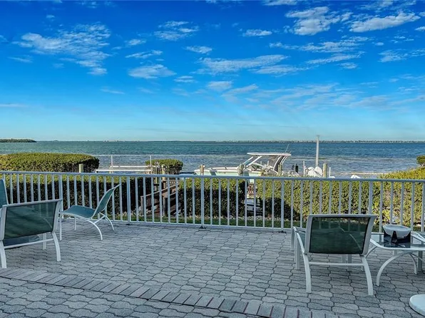 3530 Mistletoe Ln, Longboat Key, FL 34228