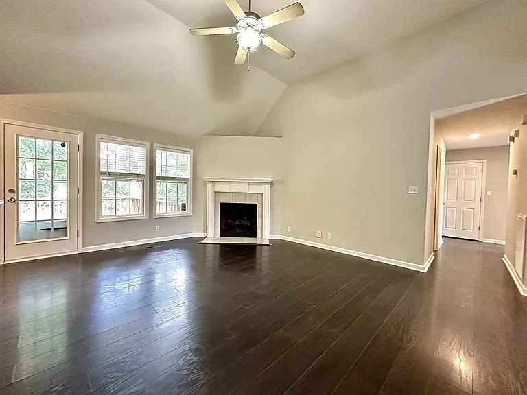 1641 Cedar Springs Cir — Photo 5