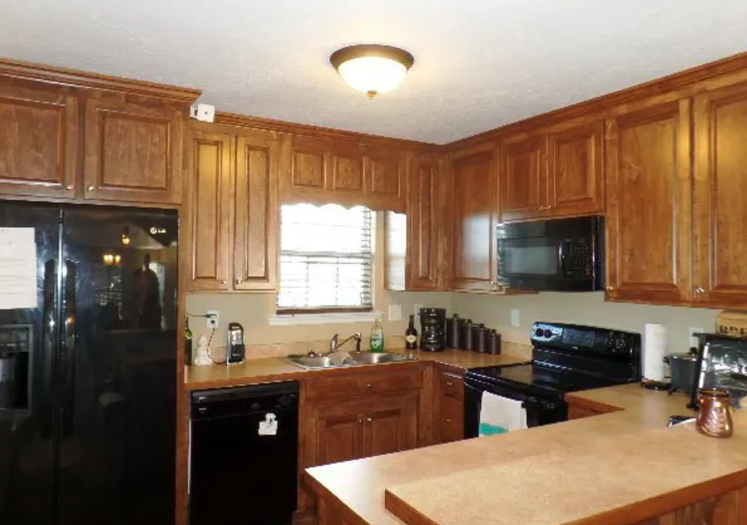 3 bed, 1397 sqft, $1,600 — Photo 4