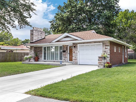 3rd image of 1603 Lindell Blvd