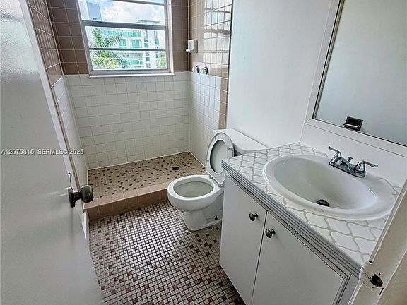 4th image of 2001 Bay Dr APT 404