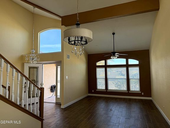 3rd image of 4368 Loma Del Norte Dr