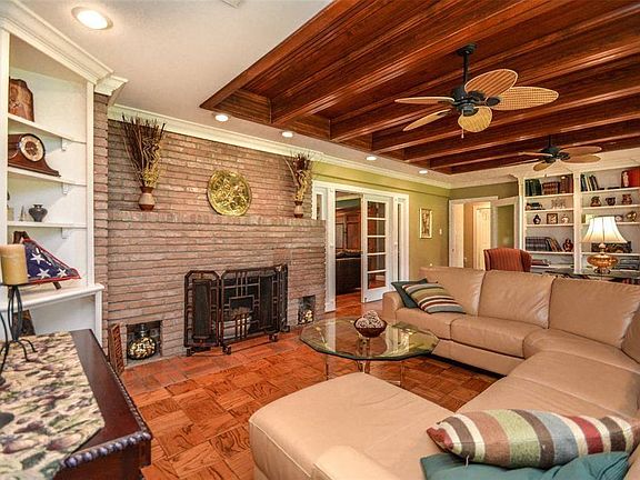 5th image of 802 Pinemont Dr