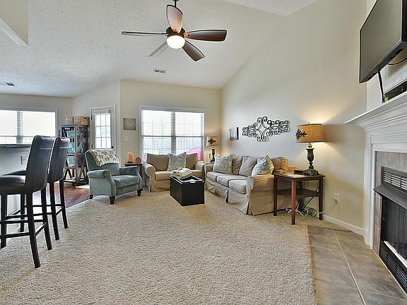 3rd image of 8161 Pepperdine Way