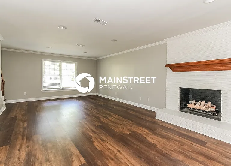 8902 Hunters Pointe Dr — Photo 4