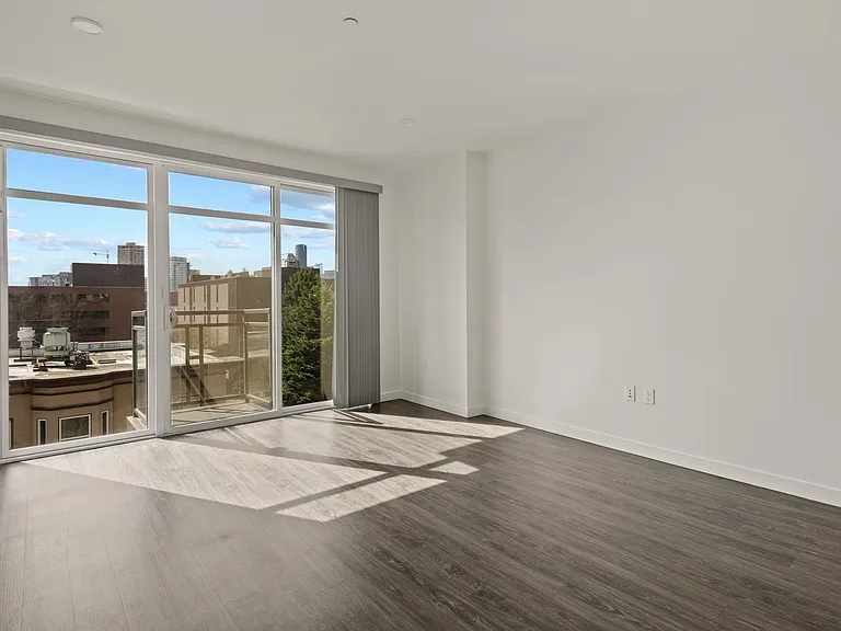 101 Broadway, Live Here, Go Anywhere — Photo 49