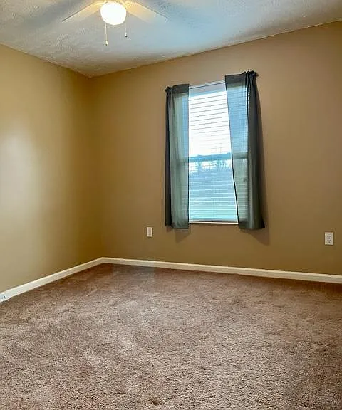 209 Ascot Ct — Photo 10