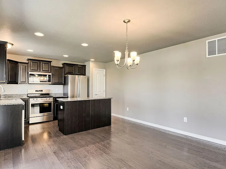 1748 Ruddlesway Dr — Photo 11