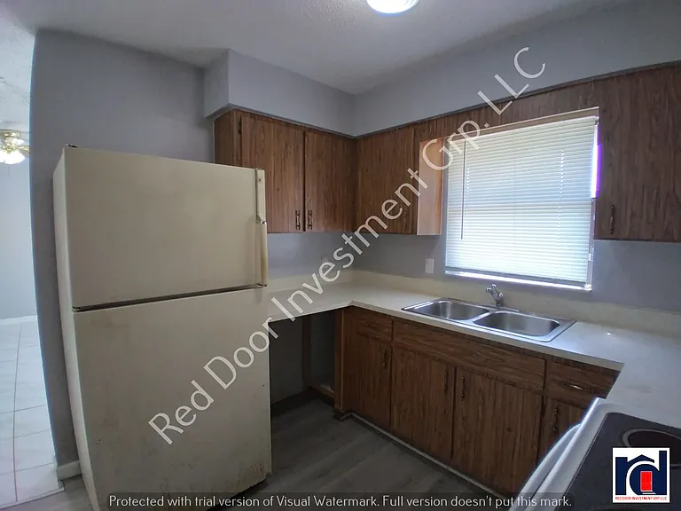 3831 NE 41st St — Photo 7