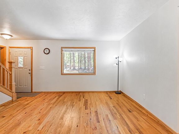 4th image of 16018 Park Dr