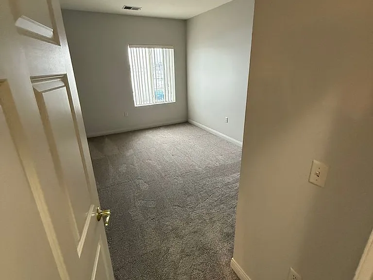 Uptown Brass Apartments — Photo 14