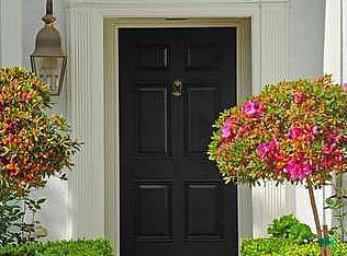 10526 Wyton Dr, Los Angeles, CA 90024