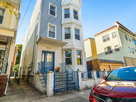2nd image of 250 New York Ave