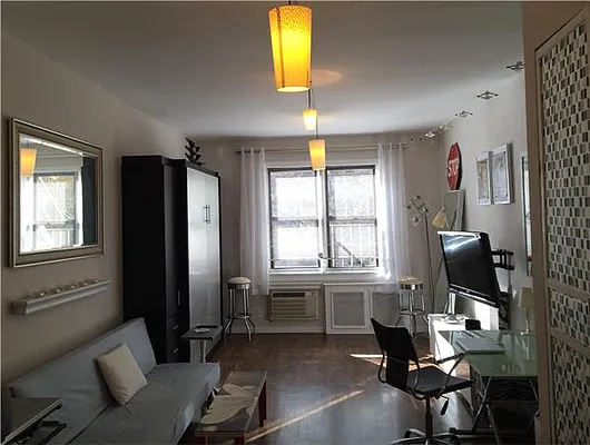 Sold by R New York | media 1
