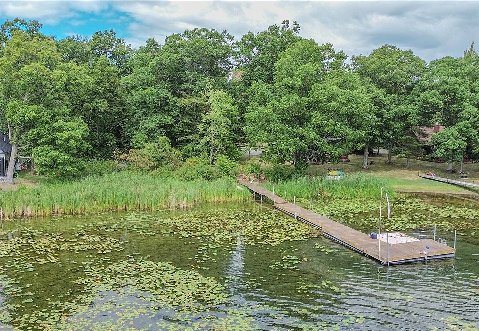 1st image of Saint Lawrence Park Rd #19