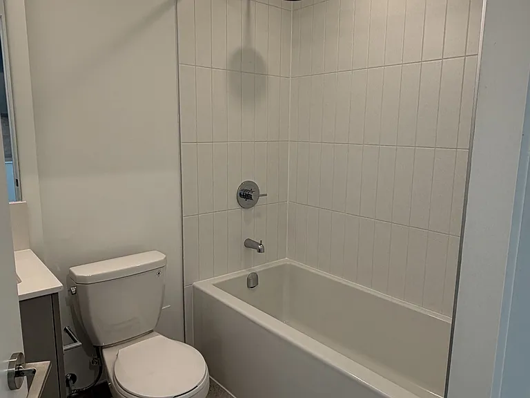10 Oak St S #215 — Photo 9