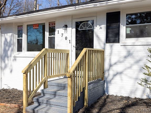 3rd image of 1701 Darby Dr