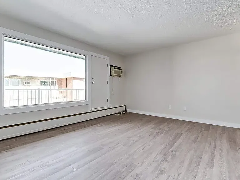 331 N Broad St — Photo 11