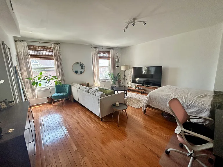 225 Brown St #2 — Photo 2