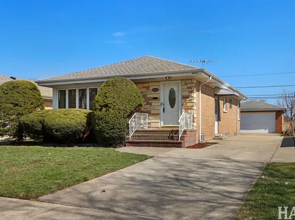 8049 N Overhill Ave, Niles, IL 60714