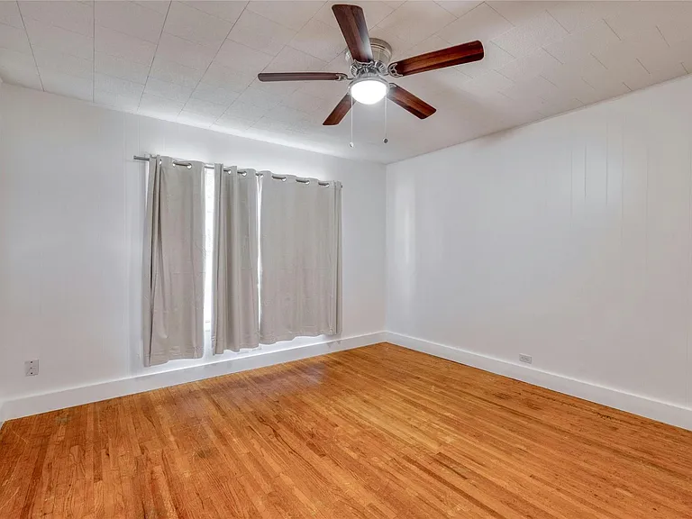 511 Sloan St — Photo 11