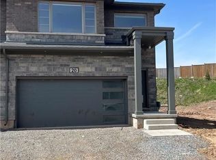 4552 Portage Rd #20, Niagara Falls, ON L2E 6A8
