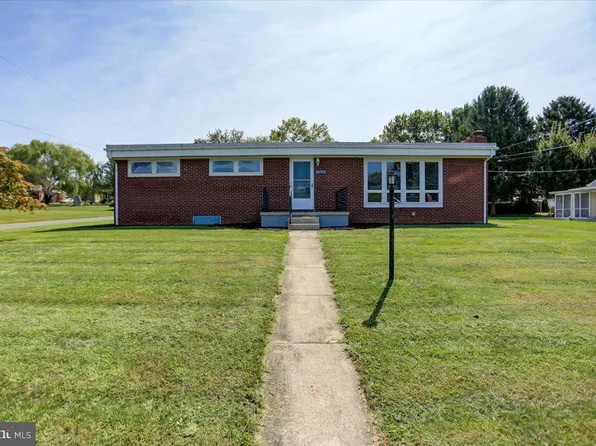 303 Geiser Ave, Waynesboro, PA 17268